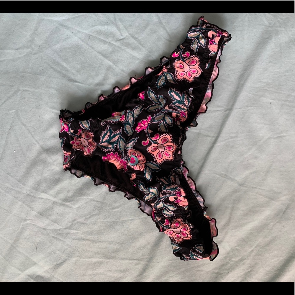 floral scrunched cheeky bikini bottoms